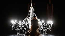 Il mito di Eleonora Duse rivive agli Industri: la danza celebra la "Divina"