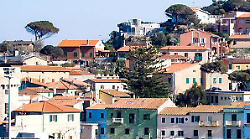 Esplode il caso stipendi in Comune: minoranza all&rsquo;attacco della giunta