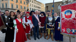 La citt&agrave; del Balestro trionfa in Toscana: conquista il primo posto e 25mila euro