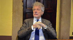 Il sindaco di Arezzo: "Il liceo per tutti e per superare le distanze"