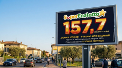 Superenalotto, febbre da jackpot: con 157,7 milioni &egrave; il quarto pi&ugrave; alto di sempre nella storia