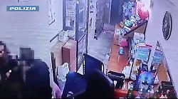 Catania, prende a calci e pugni la moglie malata: arrestato un 34enne