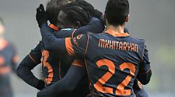 L'Inter vince 2-0 nella nebbia, Dimarco e Thuram stendono il Parma