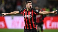 Ci pensa Fullkrug, il Milan batte il Lecce ed &egrave; a -3 dall'Inter