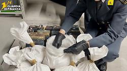 Frode fiscale nel commercio di argento, sequestrati beni per 15,7 mln di euro