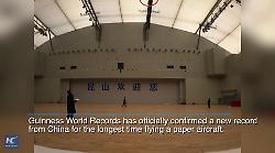 Cina, team batte Guinness World Record per durata di volo di aeroplano di carta