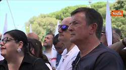 &ldquo;Palestina libera&rdquo;, il grido della folla alla manifestazione pro Gaza in Piazza San Giovanni a Roma