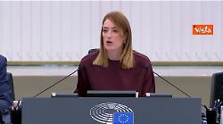 Metsola (Parlamento Ue) augura happy birthday a Kaja Kallas alla sessione plenaria del Parlamento Ue