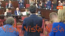Il sindaco di Milano prosegue con l'incarico, la standing ovation dei consiglieri di Milano per Sala