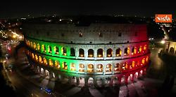 Colosseo illuminato per riconoscimento Cucina Italiana come Patrimonio Unesco, le immagini dal drone