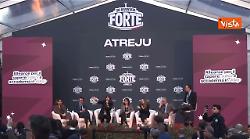 Bernini contestata da studenti ad Atreju cita Berlusconi: "Siete sempre dei poveri comunisti"