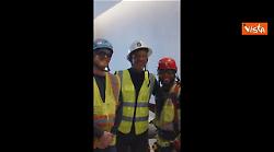 Obama col caschetto in testa visita campus della sua Fondazione in costruzione a Chicago