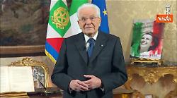 Discorso fine anno Mattarella, la foto storica del 2 giugno 1946 dietro il Presidente