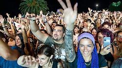 Festival Le Crociere 2025: il comune saluta l&rsquo;estate tra musica, spettacoli e grandi emozioni