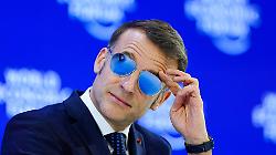 Occhiali di Emmanuel Macron a Davos