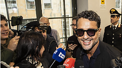 Fabrizio Corona atteso in citt&agrave;: la notte del "re dei paparazzi" nel locale in centro storico