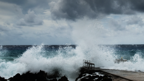 Vento forte mareggiate anche in Maremma, scatta l'allerta meteo