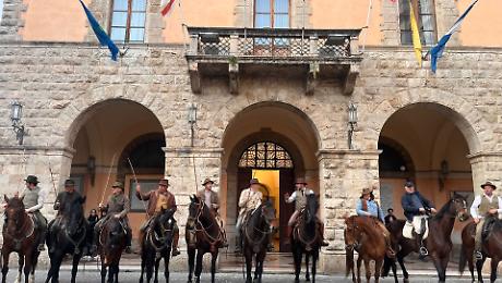 Folla e spettacolo per &ldquo;Old Wild Maremma&rdquo;: il centro storico di Grosseto si trasforma e fa il pieno