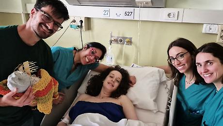 Benvenuto Flavio: il primo vagito al quinto piano del Misericordia &egrave; un parto in acqua