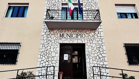 Caro benzina, smart working per aiutare i dipendenti che abitano lontano dal Comune