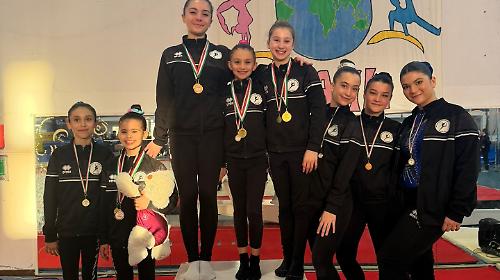 Pioggia d'oro per la Barbanella Uno a Livorno: 5 titoli regionali per le ginnaste grossetane
