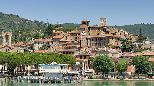 Borgo dei borghi, Passignano sul Trasimeno &egrave; 17esimo. Boom di telespettatori la sera di Pasqua: 7,7% di share