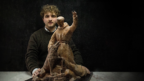 Dalla bottega di un giovane scultore eugubino nasce &ldquo;Franciscus&rdquo;, l&rsquo;opera dedicata a San Francesco nell&rsquo;anno dell&rsquo;ottocentenario