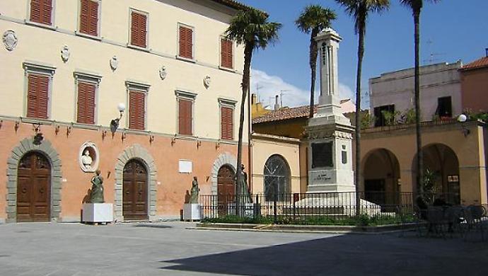 Nuovi alberi, siepi e luci a led in centro: come cambia la citt&agrave;