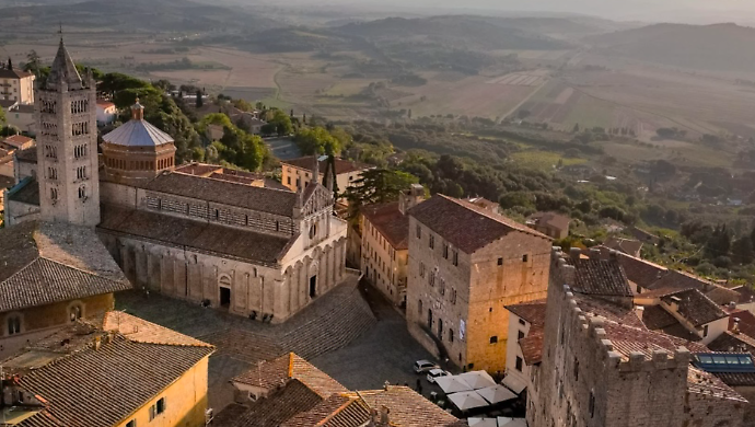 Dalla Maremma ai monti: la Toscana dei borghi rinasce con la rigenerazione urbana