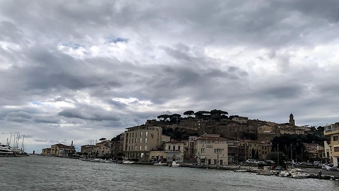 Un altro weekend con l'ombrello: ancora pioggia in Maremma