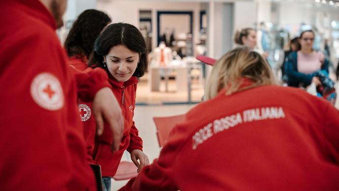 Marted&igrave; grasso esplode il Carnevale: parte Aurelia in Maschera con il comitato della Croce rossa