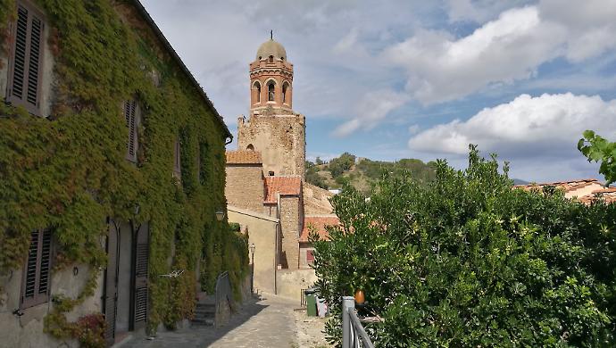 La regina del turismo: una pioggia di bandiere e premi internazionali per la perla della Maremma