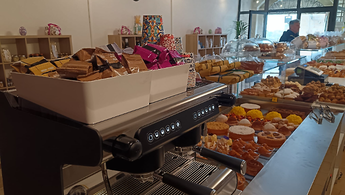 Paste, dolci e lievito madre: apre la nuova bakery di Valentino Catucci