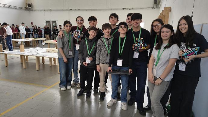 Robot in missione: la scuola Galilei di Grosseto sul podio alla RoboCup vola alle finali nazionali