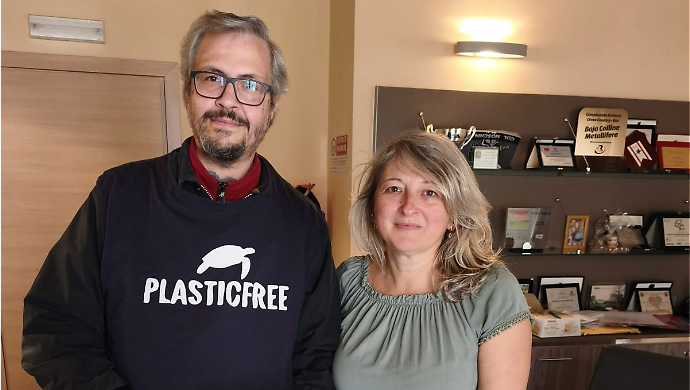 Il comune dice stop alla plastica: accordo con Plastic free onlus