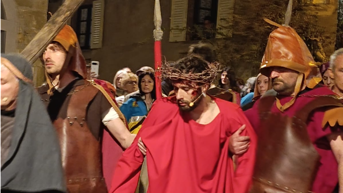 Il borgo diventa Gerusalemme: torna la Via Crucis drammatizzata