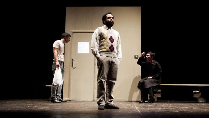 Tutti a cena dai Campione a teatro: il graffio de Gli Omini chiude la stagione agli Unanimi