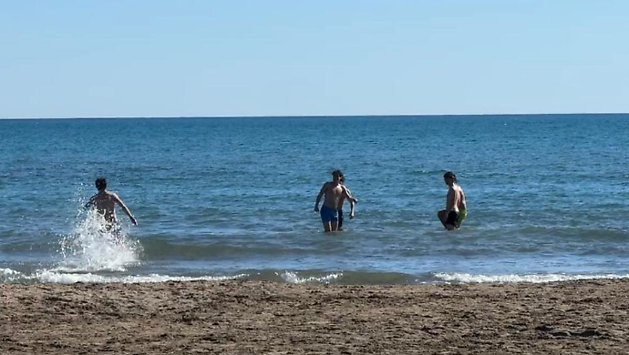 Pasqua in Maremma fa centro: turisti, sole e il primo bagno per i pi&ugrave; coraggiosi
