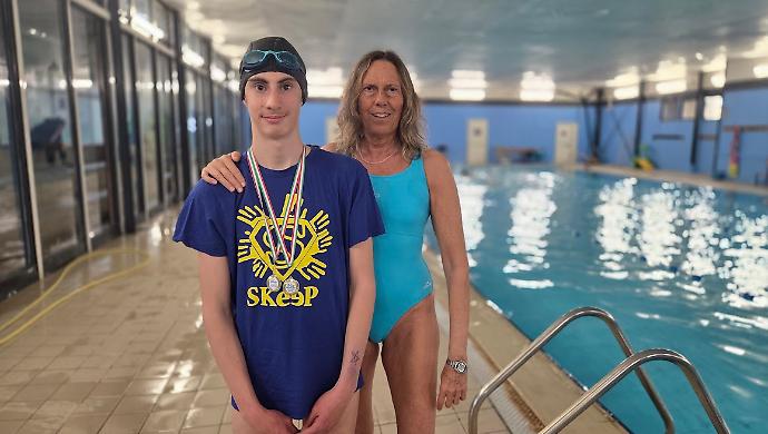 &laquo;In acqua mi sento libero&raquo;: la favola di Leonardo e il nuoto per tutti