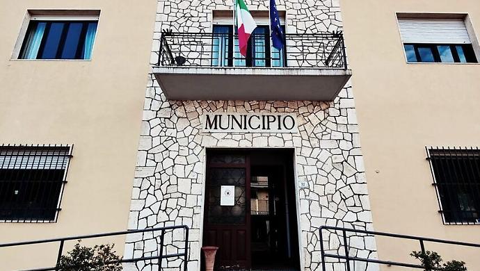 Caro benzina, smart working per aiutare i dipendenti che abitano lontano dal Comune