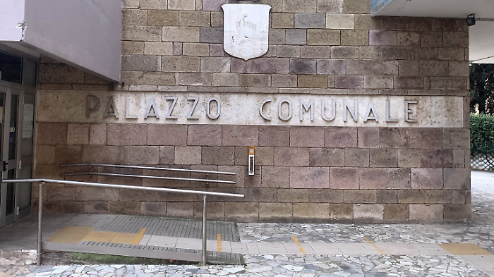 Il municipio di Follonica