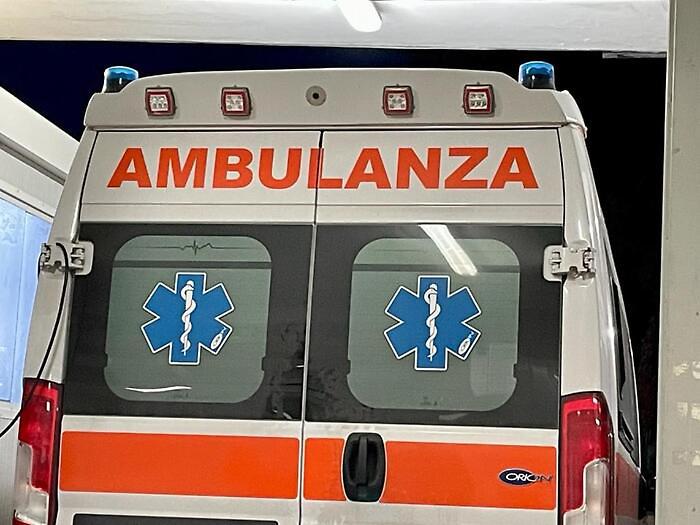 Scarlino, cade a Cala Violina, 72enne trasportato in ospedale