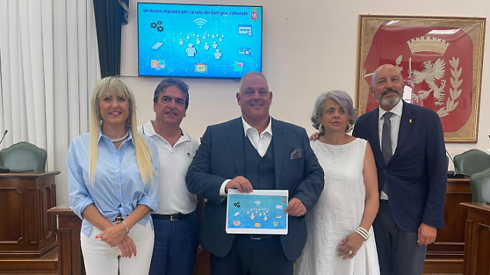 Grosseto, la sala del Consiglio comunale diventa pi&ugrave; tecnologica: la politica &egrave; pi&ugrave; accessibile al cittadino e a misura di consigliere
