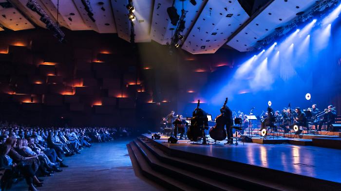 ensemble symphony orchestra