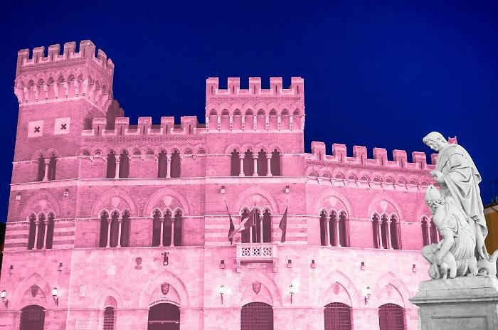 Grosseto, ottobre mese della prevenzione contro il tumore al seno: 28 comuni s'illuminano di rosa