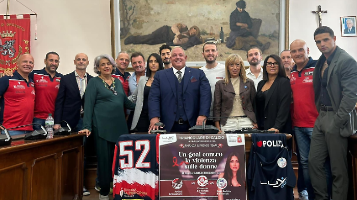 Grosseto, allo stadio Zecchini tanti ospiti per la partita contro la violenza sulle donne