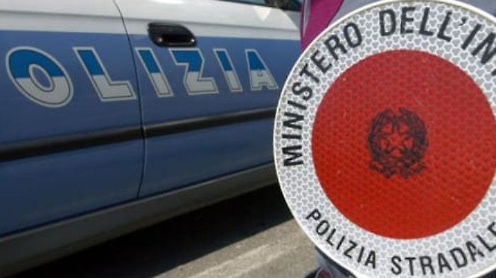 Ladri rubano Suv, inseguiti dalla polizia. Esploso colpo di pistola