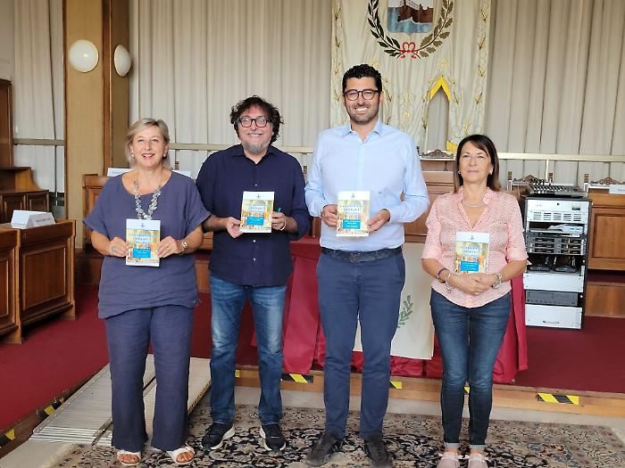 Follonica, ripartono i corsi all'Università della Libera Età tra letteratura, diritto e astronomia