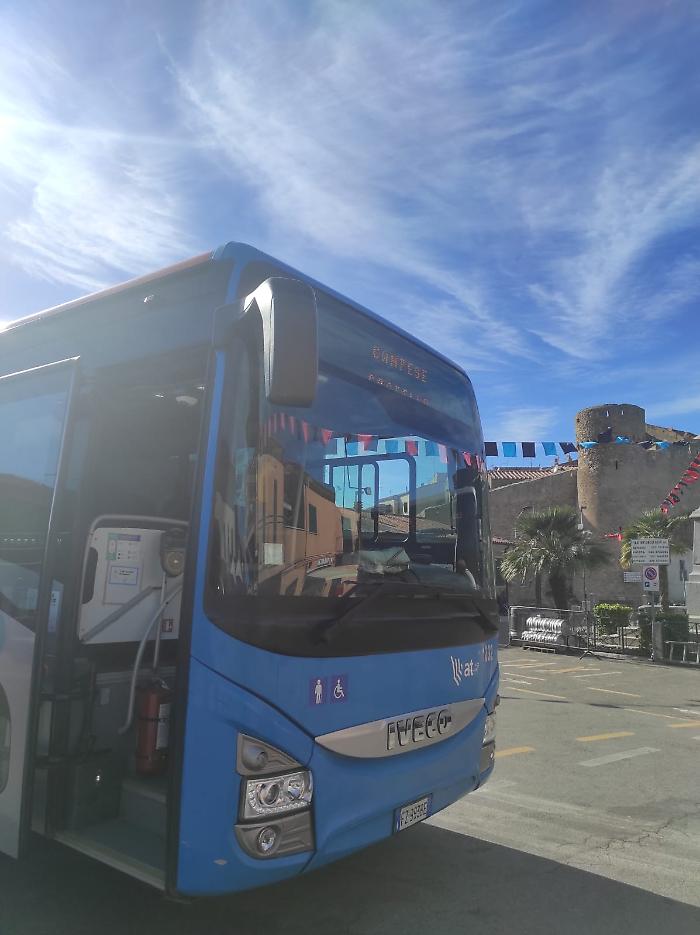 Isola del Giglio, sul caos trasporti pubblici interviene Simiani: "Situazione inaccettabile, devono tornare tre autisti"