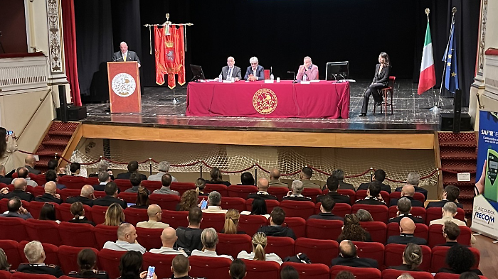 Grosseto, al convegno sulla sicurezza c'è Salvini. L'Intervento al Teatro degli Industri